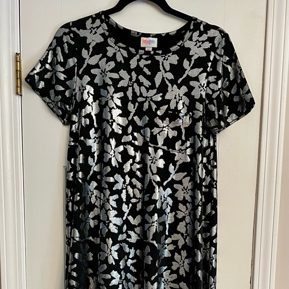 LuLaRoe Dresses & Skirts - Gorgeous XS Black & Silver Floral LuLaRoe Elegant Carly Swing Dress Fits 2 to 8
